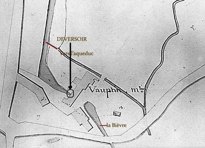 Plan cadastral d'avant la révolution française avec le déversoir (à gauche, cerclé) et le lac de retenue et la vanne (à droite)