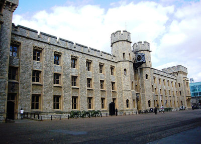 Tower_of_London South_face_of_the_Waterloo_Barracks,2009.jpg