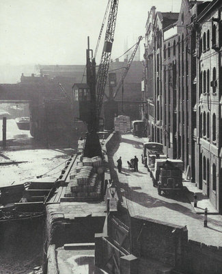Port industriel-Londres-1950.jpg