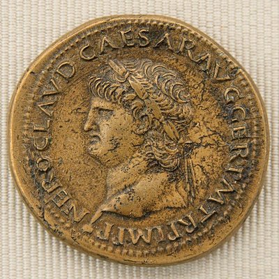 800px-Sestertius_Nero_CdM_Paris_BNCMER_II-65.jpg