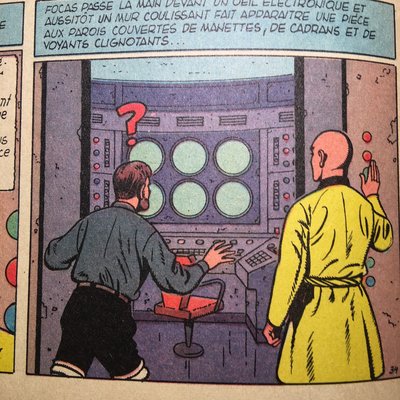 IMG_5943.jpg (3.03 Mio) Vu 4956 fois Il a encore une partie du "costume chrono" autour de ses jambes.<br />Ont-ils coupe le reste du costume après avoir trouve Mortimer?