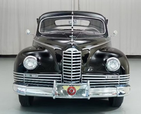 Voiture 1 Brooklyn bridge-1946 Packard Custom Super Clipper.jpg