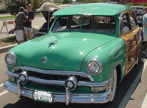 Voiture Pl.84C4-Ford Custom Deluxe Sedan 4door-1951.jpg