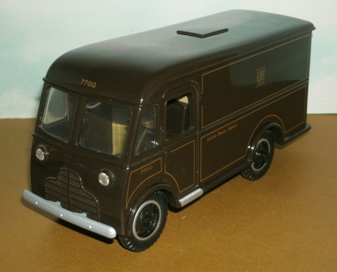 Camion Pl.84C1-Divco DVC-1940.jpg