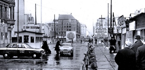 Check point C-Berlin 1961.jpg