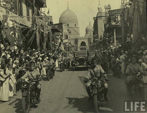 Motos Police-Parade de Farouk-Le Caire 1941.jpg