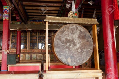 12806119-traditional-tibetan-drum-in-a-ladakh-gompa.jpg